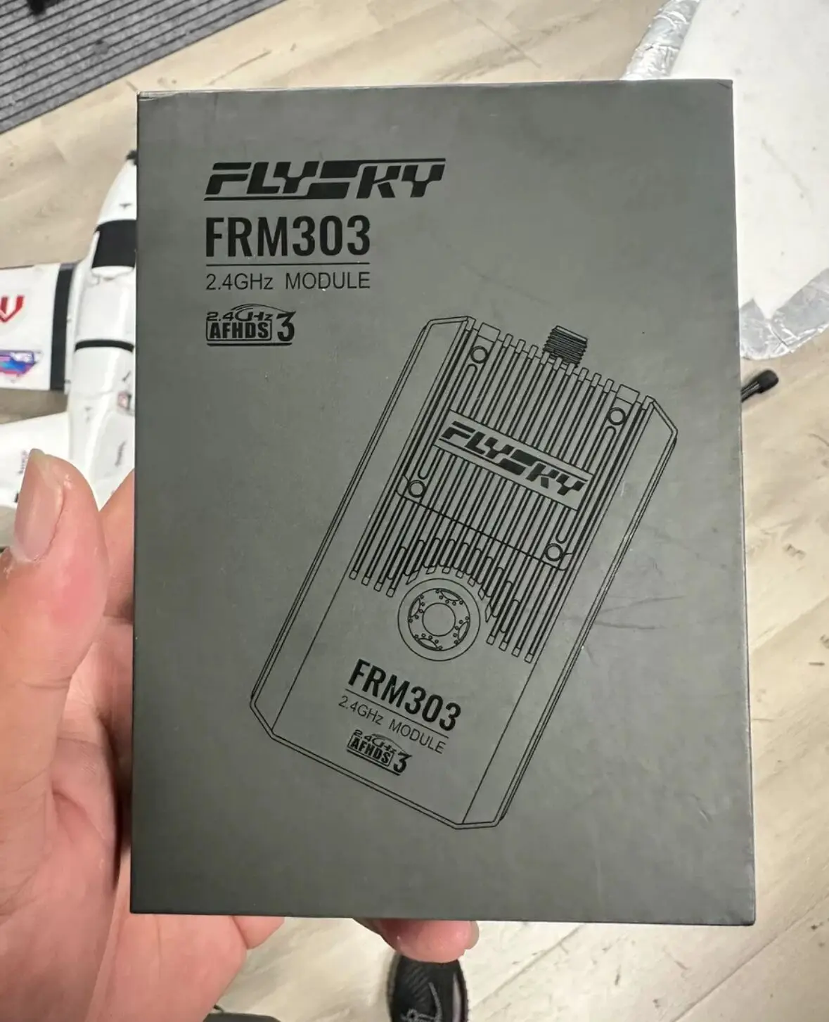FlySky FRM303 2.4GHz 18CH AFHD - Flysky El18 Radio Transmitter のレビューと価格